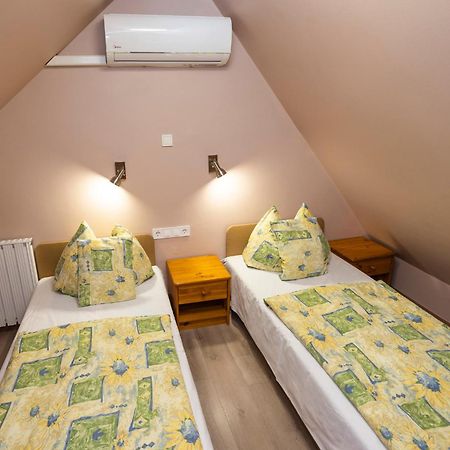 Cecey Apartman Erlau Exterior foto